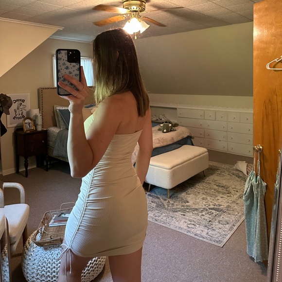 Tan strapless dress! - Picture 3 of 4